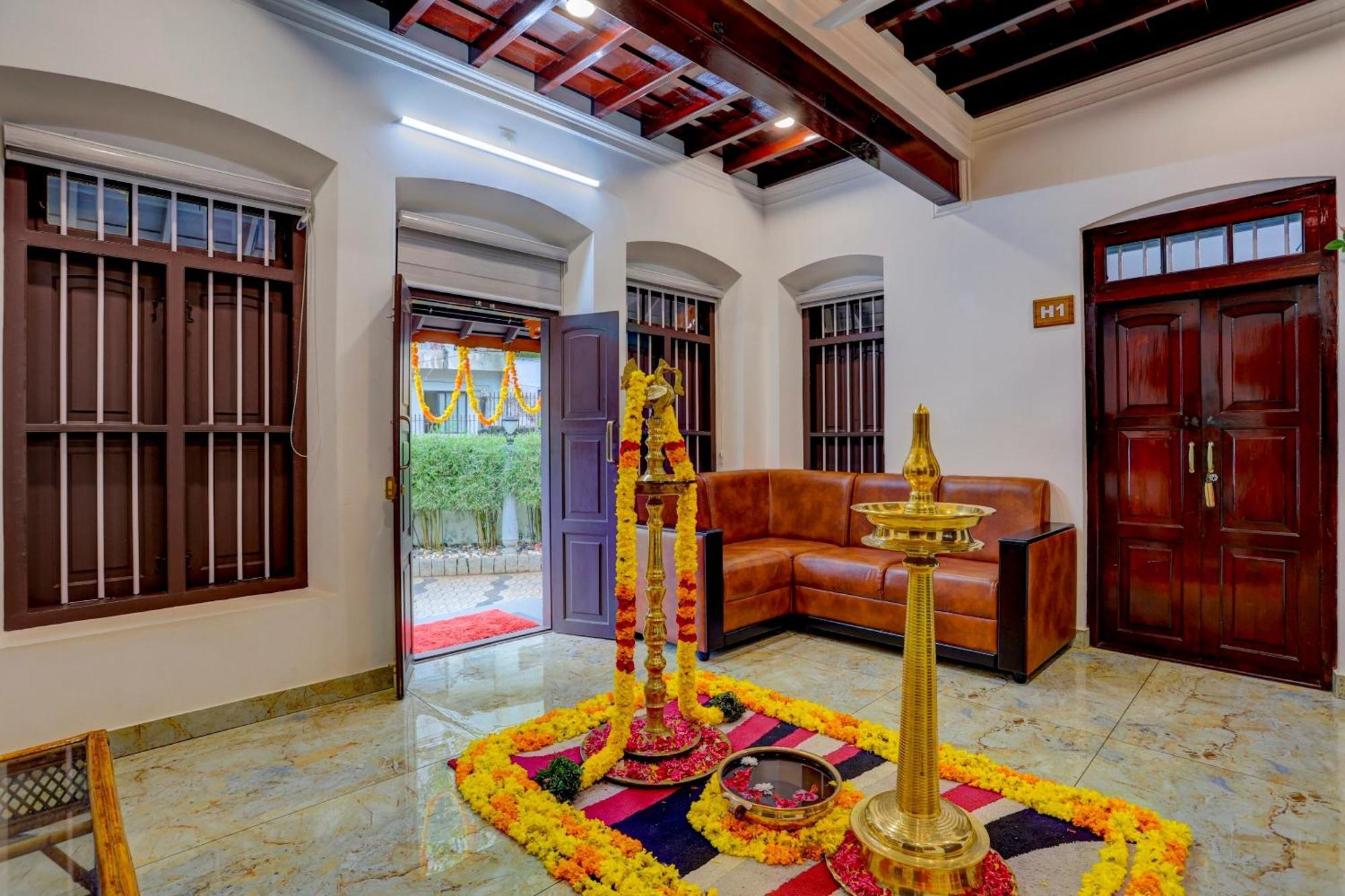 Hotel O Poptavern Heritage Kovalam Exterior photo